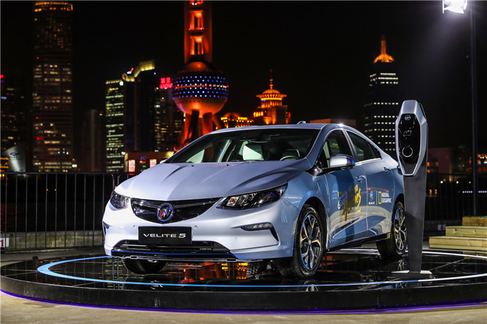 别克VELITE 5增程型混合动力车亮相2017上海国际车展
