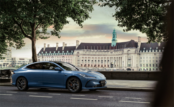 爆款产品不断:上汽集团,长期主义不是“慢”