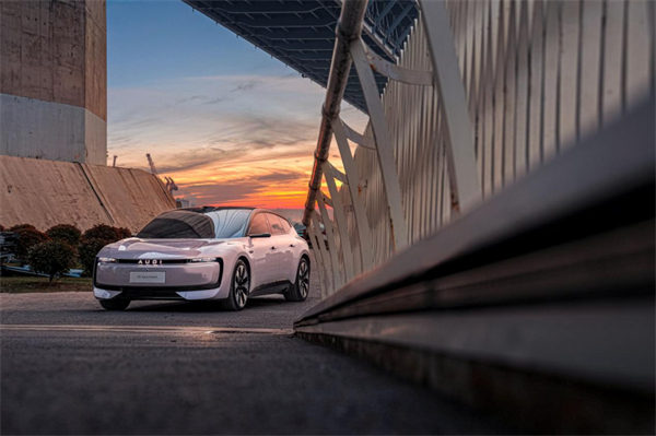 爆款产品不断:上汽集团,长期主义不是“慢”