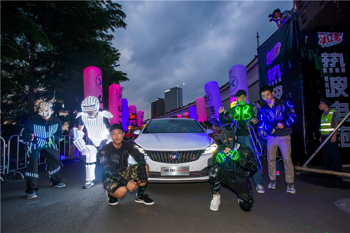 别克品牌牵手2016 ELECTRICRUN热波电跑 广州首站热力开跑