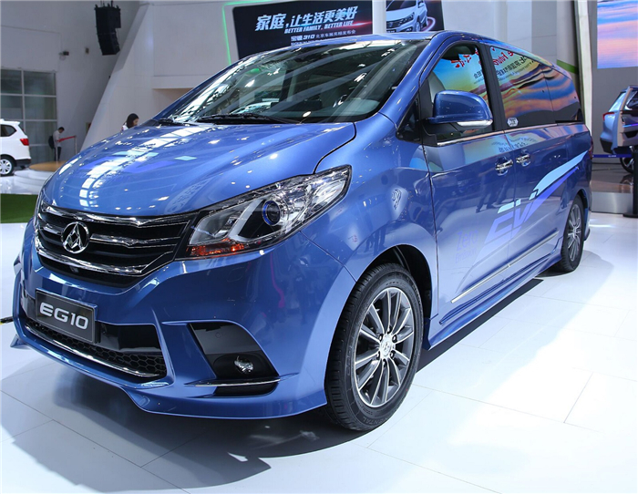 旗下首款SUV D90概念车发布，成为汽车史上第一款由用户定义的车，上汽大通朝着“用户驱动新业态C2B车企”迈进