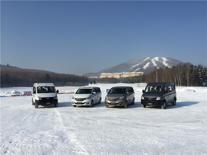 上汽大通V80实力相助“冰雪战役”