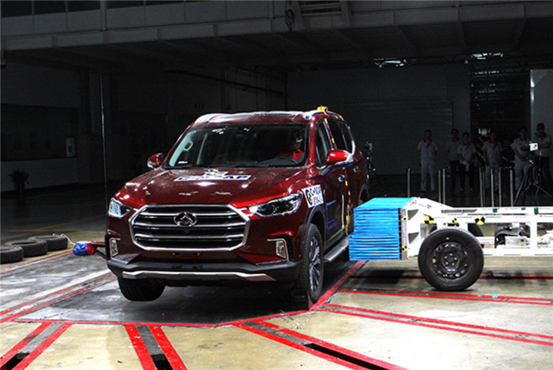 “双五星”安全护航你的Dream Car——D90荣膺中国新车评价规程（C-NCAP）最高五星安全评级