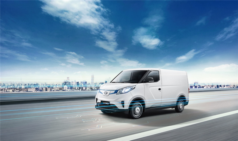 赛道验证高品质实力 上汽MAXUS EV30长轴版车型同步上市