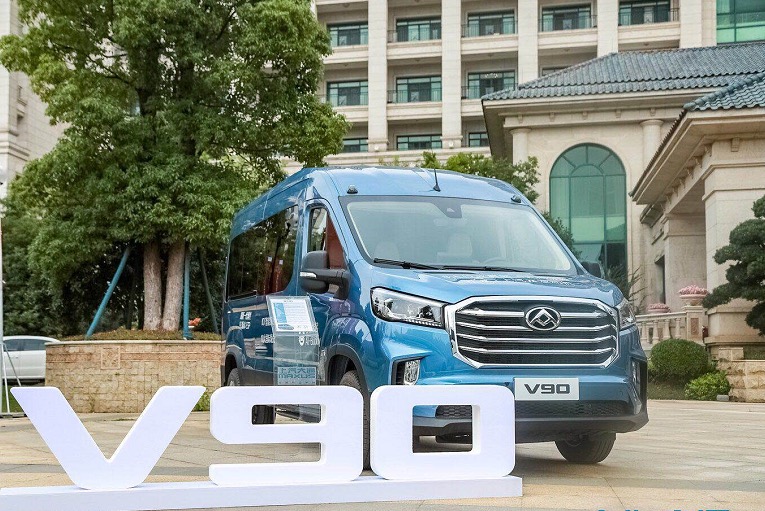 全领域智能宽体轻客V90售价14.78万元-28.76万元，上汽大通MAXUS “三车战略”布局轻客市场