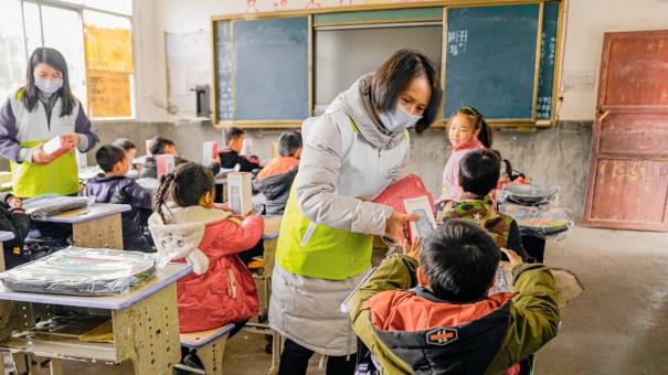 第五座“绿动未来”环保公益图书馆落地江西西村