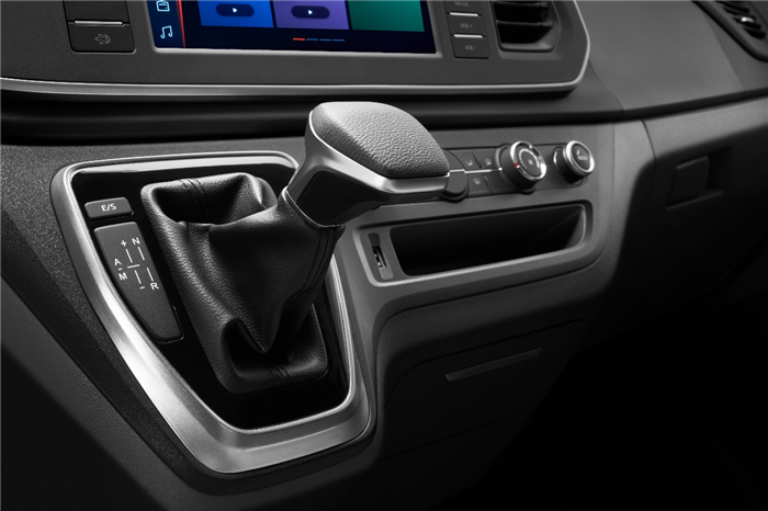 2021款上汽大通MAXUS V80 PLUS焕新上市，新增九座商旅版车型