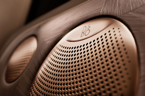 33.69万元起，上汽旗舰•智己LS9正式开启预售 以全球巅峰科技，颠覆30万级大六座SUV格局