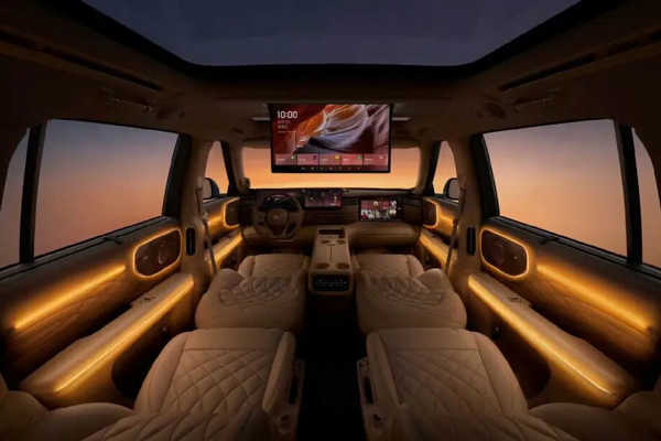 智己拼了!能洗澡还带地暖的旗舰,32.28万开卖