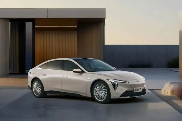 不同阶段的上汽，不同阶段的通透