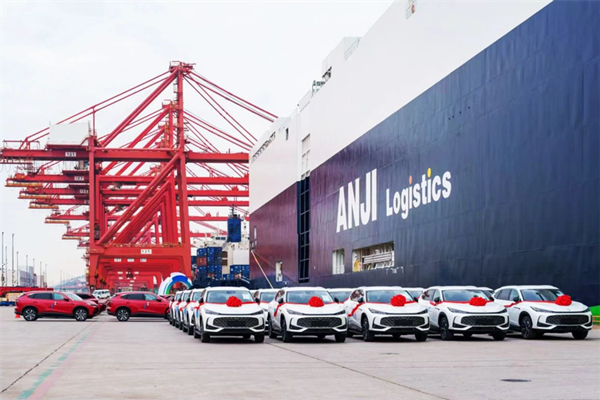 技术产品双线齐进，上汽集团深化改革路径清晰，成色十足