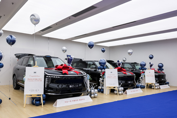 上汽集团的2025叙事：看转型之深，观业绩之韧，见格局之新