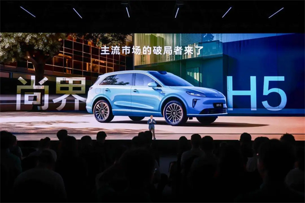 从黄浦江到全世界：上汽如何承载一座城的全球雄心？