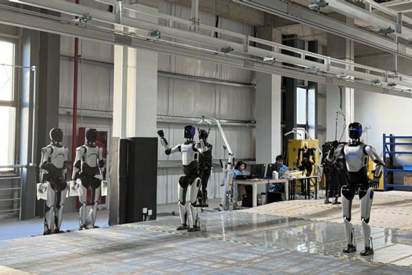 破浪2025:上汽利润、技术、出海三线狂飙,巨轮找到新航线