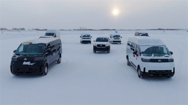 装上啤酒箱爬坡，今年冬测，大通把用户“带”进了冬测场