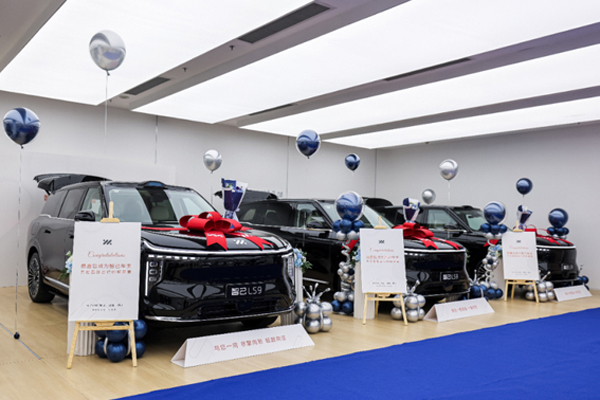 2025上汽集团盘点:技术向上,发展向新