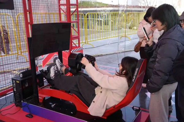 2026格子旗嘉年华燃动申城！凯迪拉克携手周冠宇共启速度盛宴