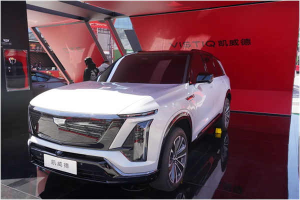 2026格子旗嘉年华燃动申城！凯迪拉克携手周冠宇共启速度盛宴