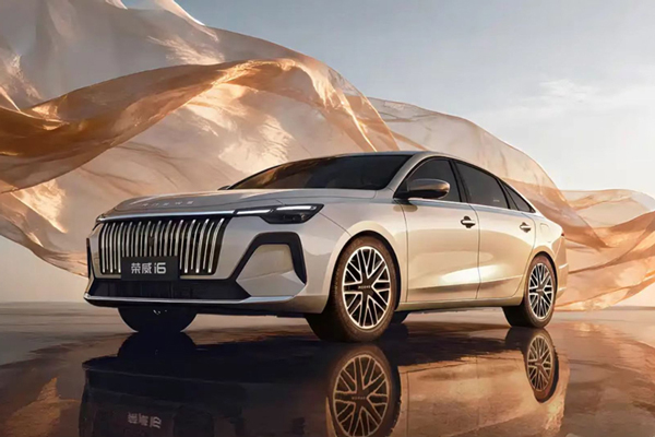 自主合资左右开弓，两场重磅发布，彰显上汽的技术底气