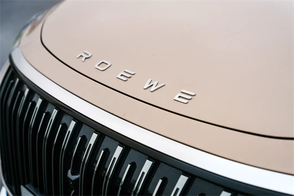 全新荣威i6实证:国民家轿就该有“豪华待遇”