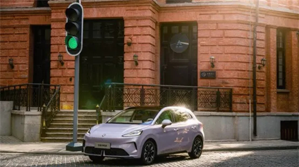 自主扛旗、合资焕新、海外破局：上汽集团逆势领跑的结构密码