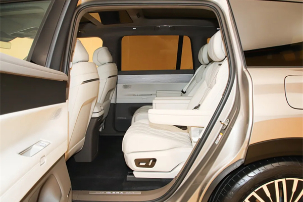 29.98万起！大众旗舰ID.ERA 9X正式上市，1600km续航+空气悬架+Momenta R7大模型