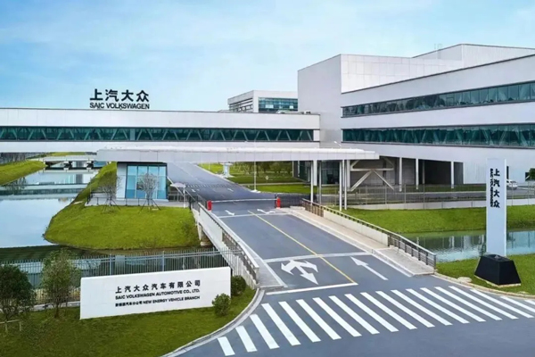 一亿辆的“全家福”：解码上汽全谱系的体系力